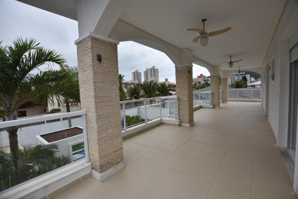 Casa Com Piscina A 150M Da Praia Da Enseada 瓜鲁雅 外观 照片